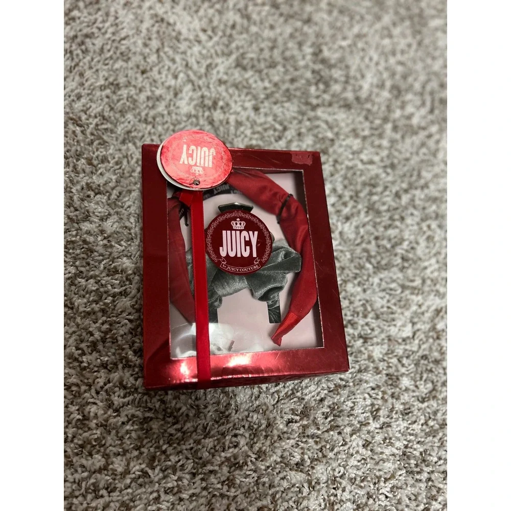 Juicy Couture 3 Piece Hair Gift Set Headband Scrunchie Clip Red Grey NEW
